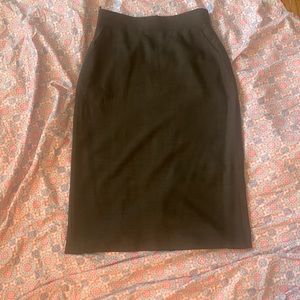 Gray pencil skirt with pockets